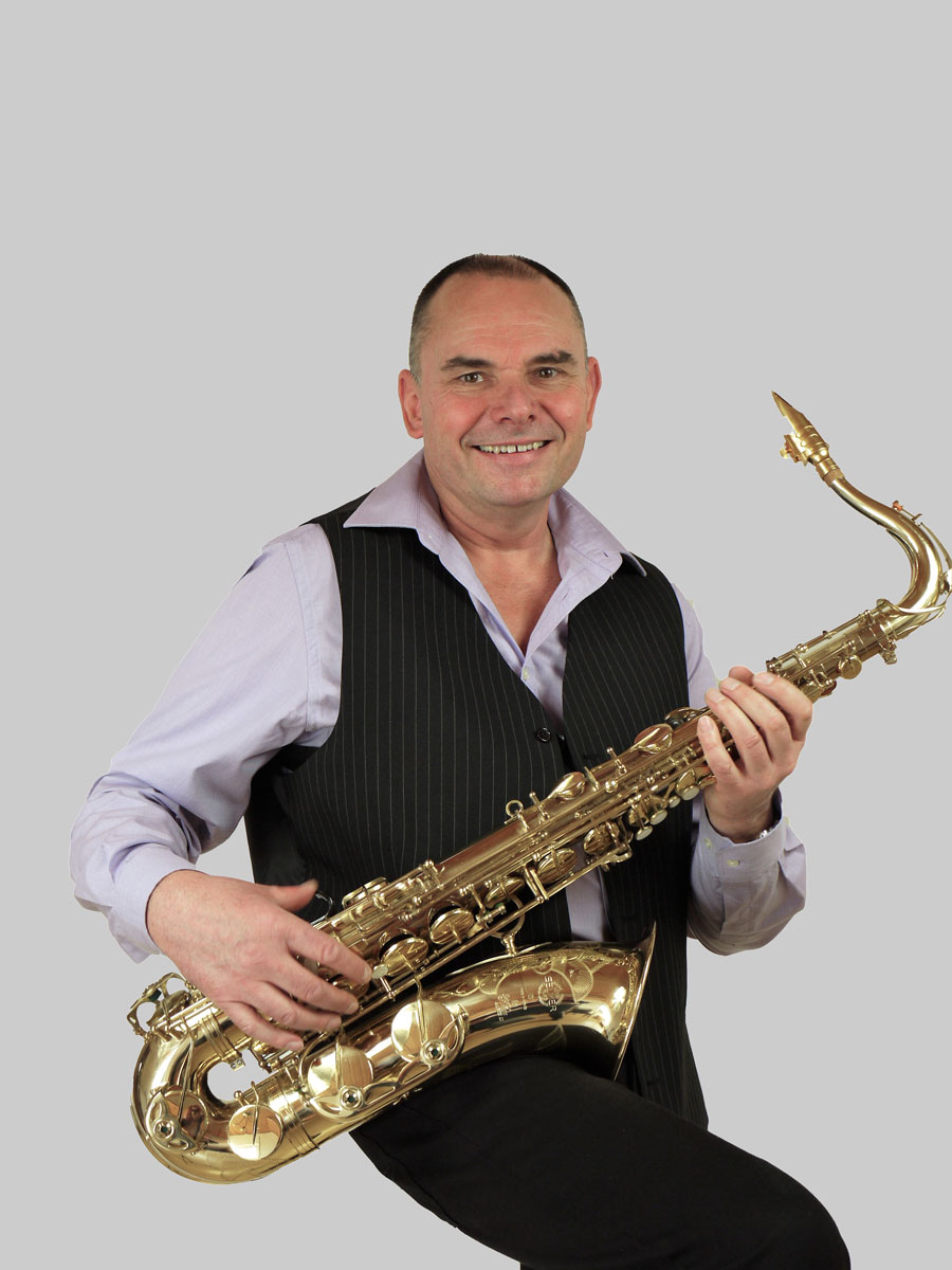 Klaus Kattenberg mit seinem Saxophon.